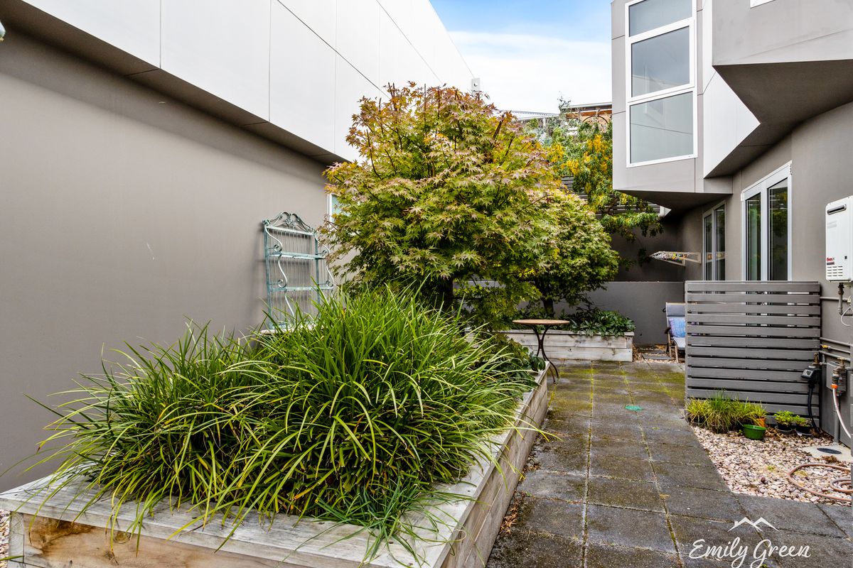 2 / 26 View Street, Sandy Bay