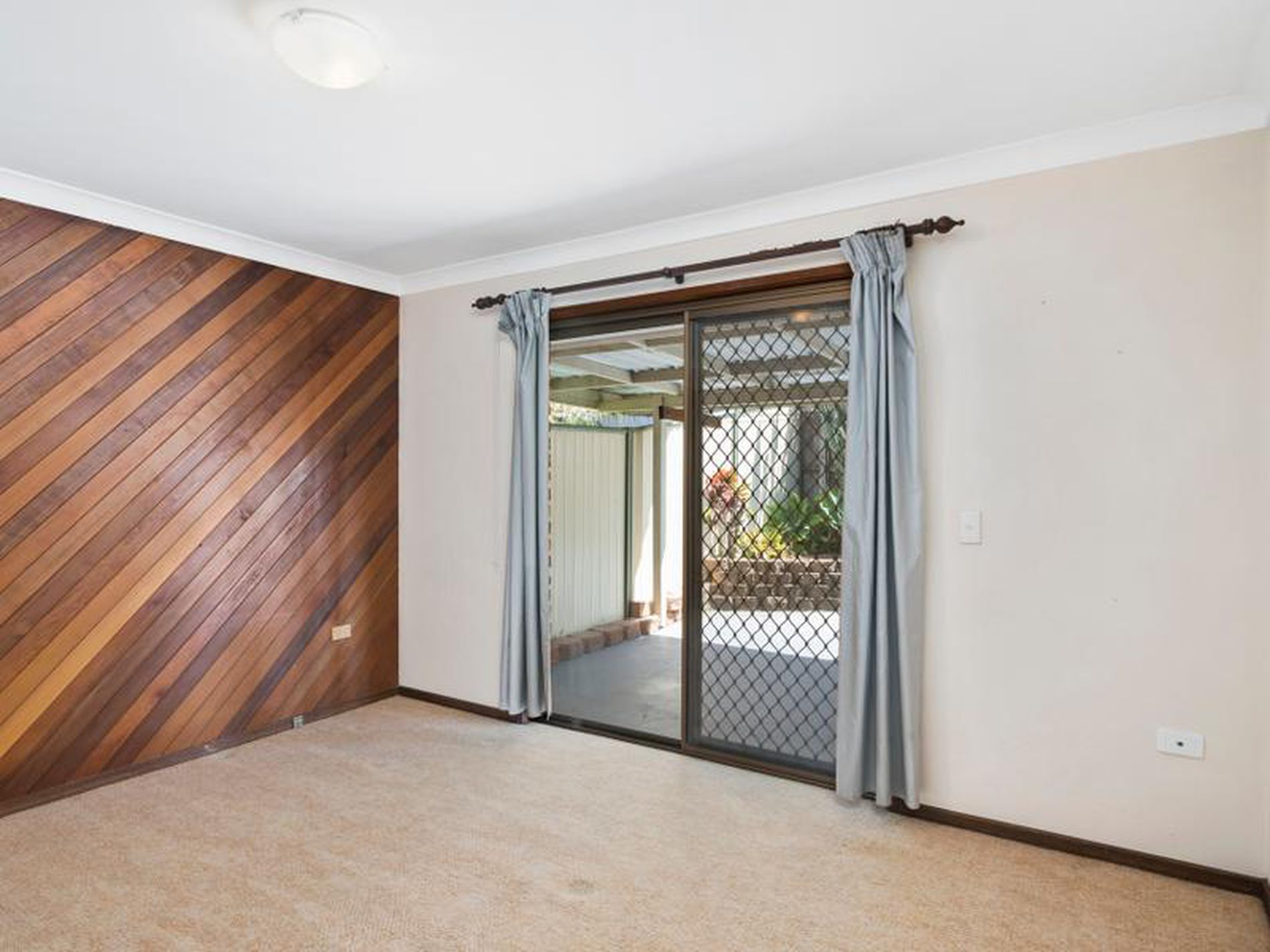 1 / 25 Pioneer Parade, Banora Point