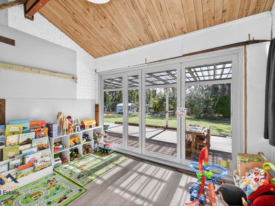 1 Woodlands Drive, Hallidays Point