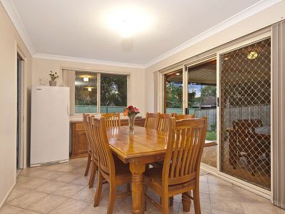 11 Alpin Grove, Oakhurst