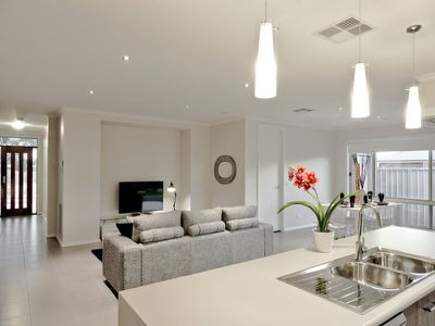 5 WEATHERS PLACE, Wodonga