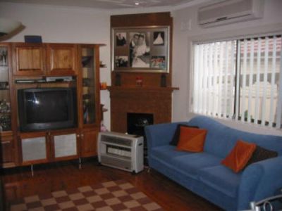 7 Stoney Creek Rd, Beverly Hills