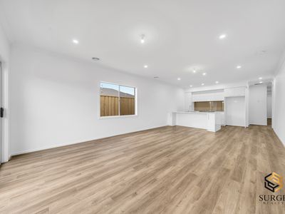 8 Petunia Crescent, Armstrong Creek