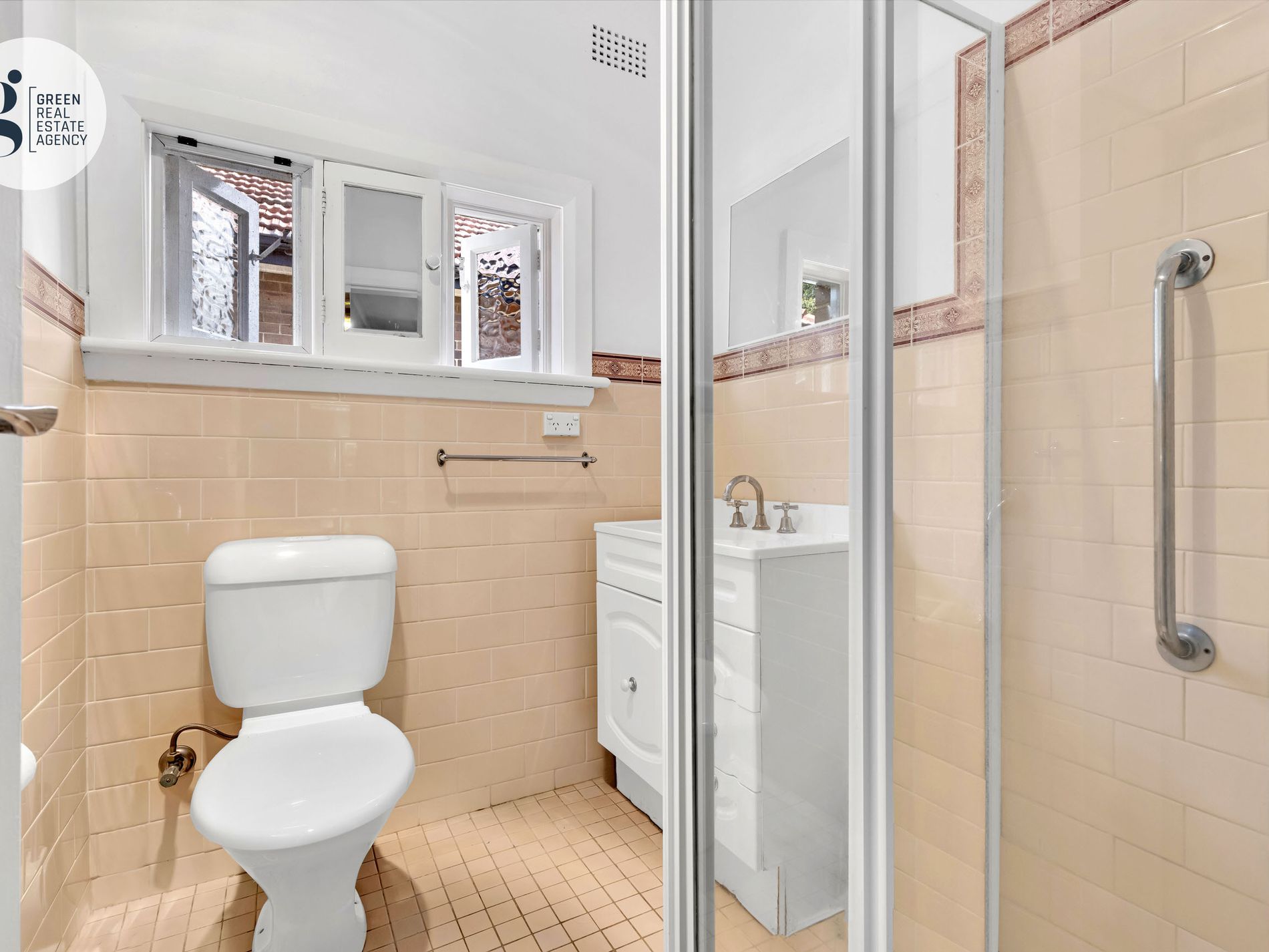 107 Cobham Ave, Melrose Park