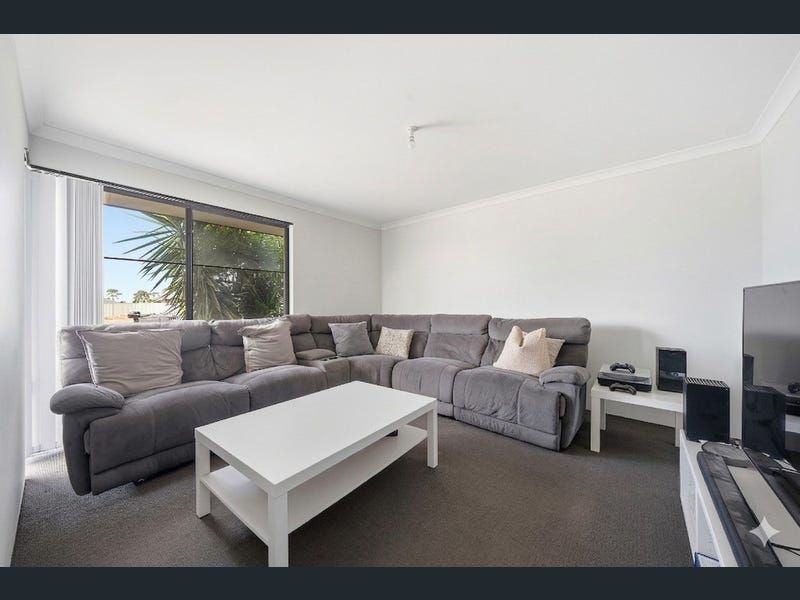 16 Pinelle Parkway, Aubin Grove