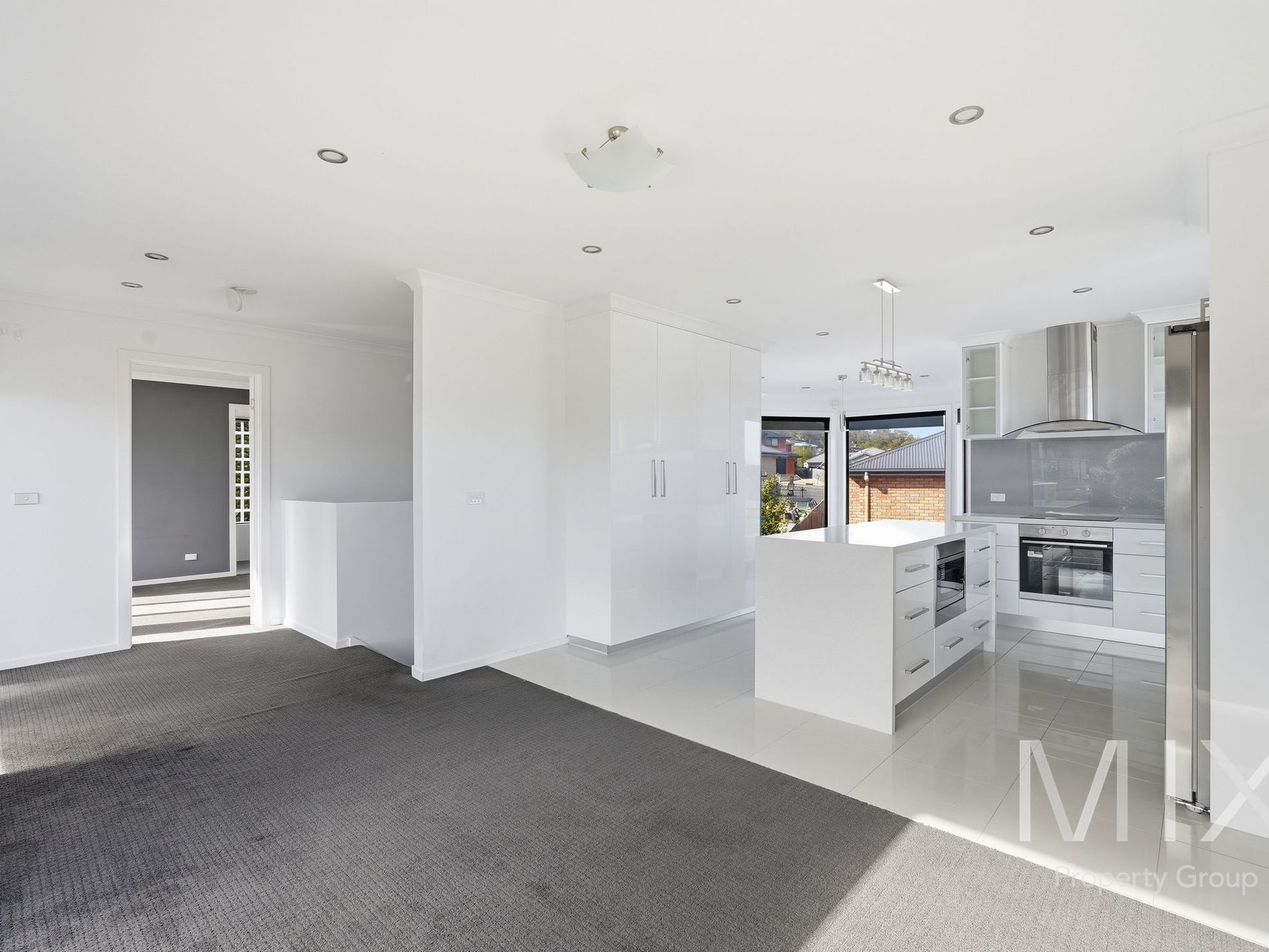1 / 7 Jasper Court, Oakdowns