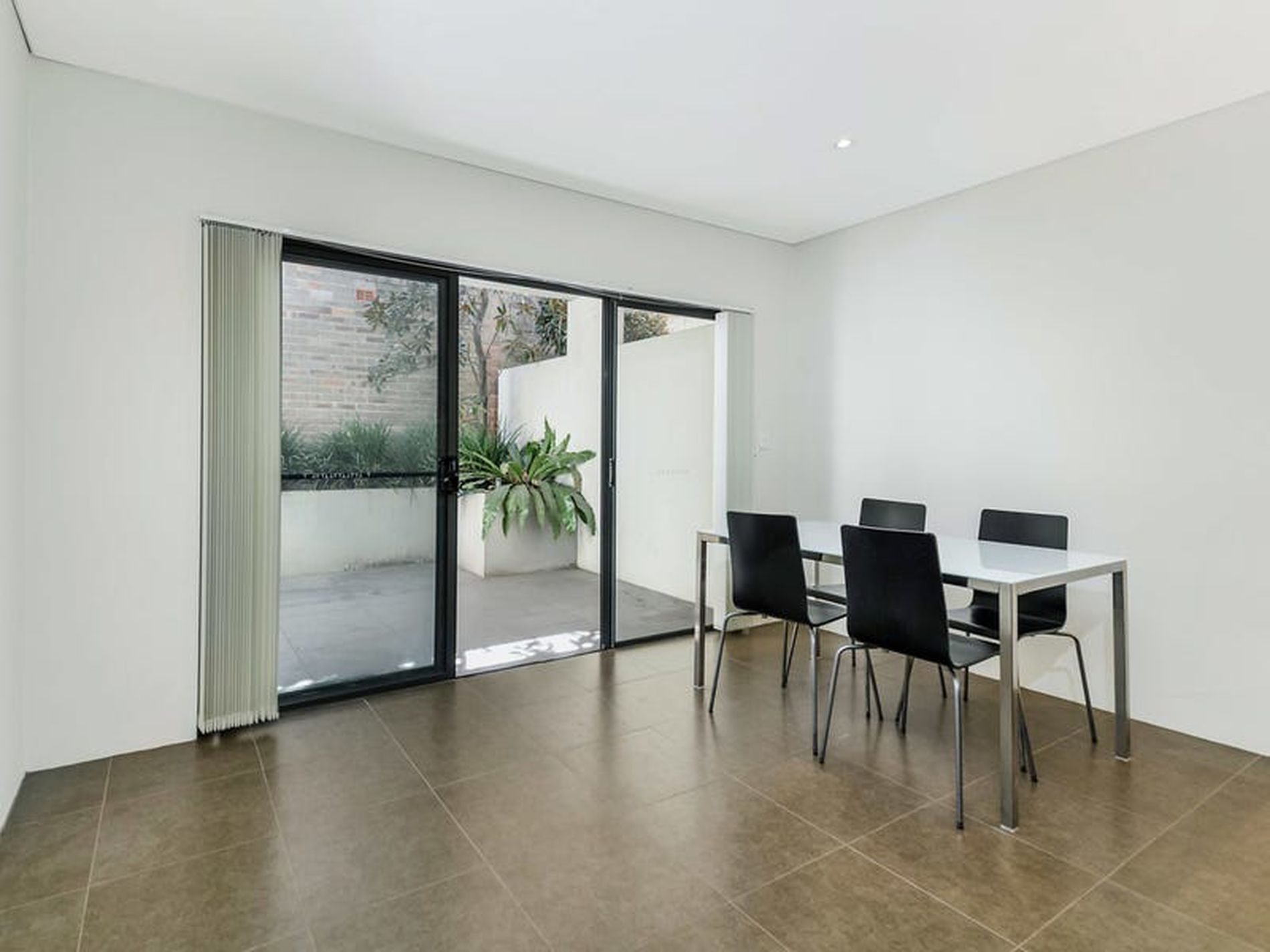 2 / 951-953 Botany Road, Rosebery