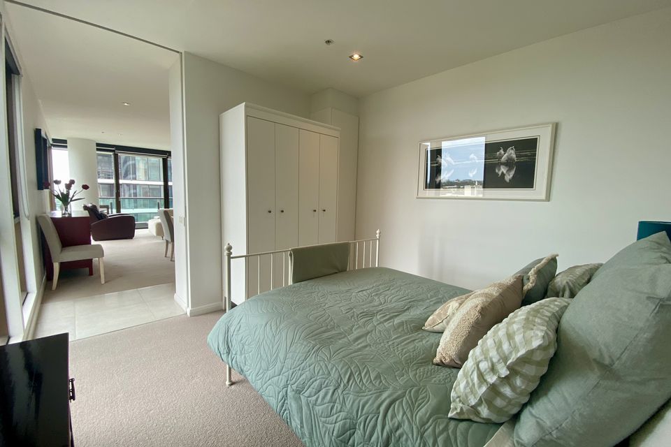 1005 / 480 St Kilda Road, Melbourne