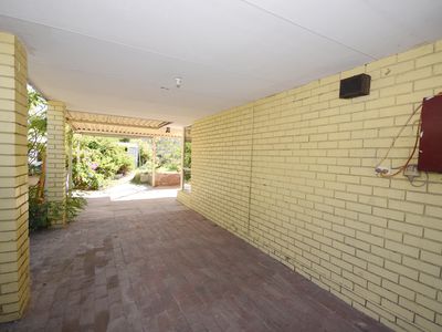 16 Burslem Drive, Thornlie