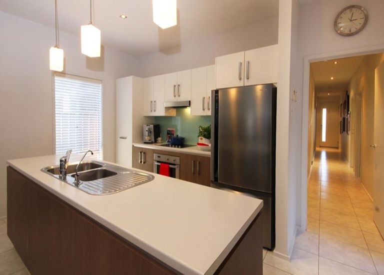 15A Albany Close, Oaklands Park