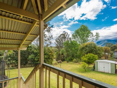 1 / 4 Silky Oak Drive, Nimbin