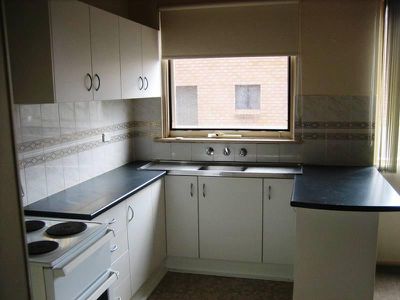 2 / 13 Peterborough Ave, Lake Illawarra