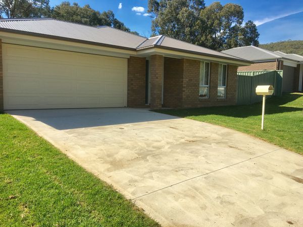 3 Myrtle Street, West Albury