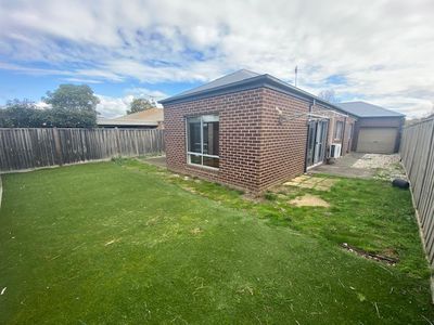 61 Fantail Crescent, Williams Landing