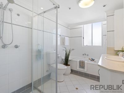 63 / 11-17 Hughes Avenue, Main Beach