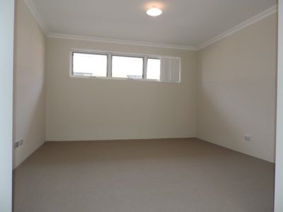 8 Kanooka Approach, Baldivis