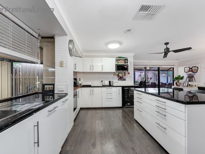 10 Pecan Court, South Lake