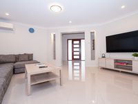 6 Hampton Close, Carindale