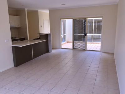 33 Almond Close, Werribee