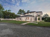 360 London Road, Belmont
