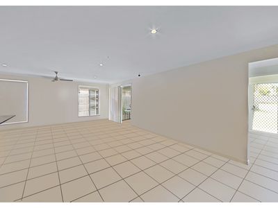 8 Lorberg Court, Branyan