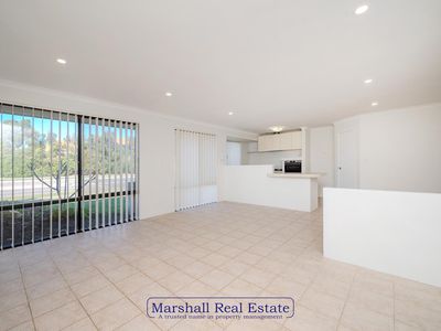 2 Roxburgh Cir, Kinross