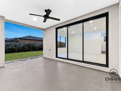 55 Fitzwilliam Cct, Clyde North