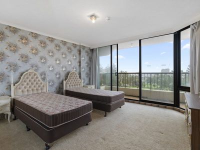 25 / 5 Admiralty Drive, Surfers Paradise