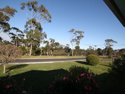 8 Golf Links Road, Wynyard