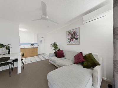6 / 21-27 MARKWELL AVENUE, Surfers Paradise