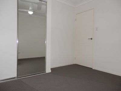 2 / 5 Warner Street, Raceview