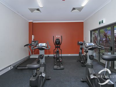 4/2 Walsh Loop, Joondalup