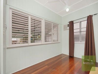 1 / 10A Cowley Street, West End