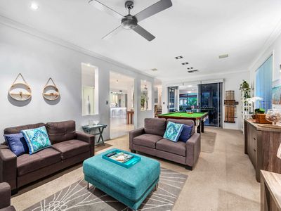 9 Senden Cr, Manly West
