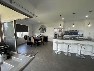 12B Mangrove Crescent, Dubbo