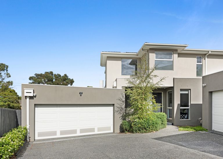 2 / 2 Doorawarrah Court, Mount Waverley