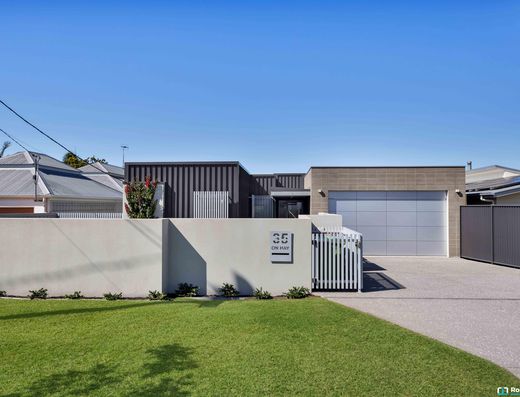 Inspired Design, Seamless Living, Prestigious Address image 2