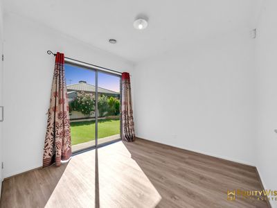 5 Swiss Way, Manor Lakes