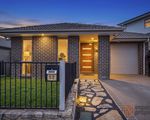 52 Lawrenson Circuit, Jacka