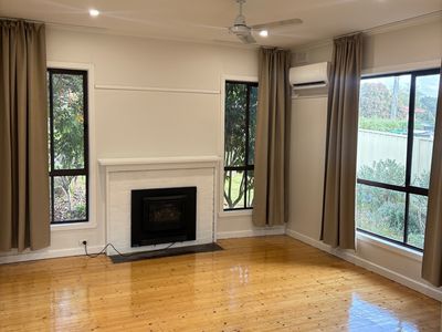 16 Heywood Cres, Seymour