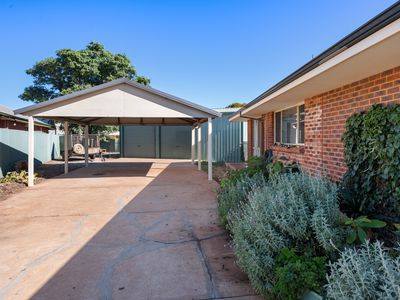 10 Siberia Close, Hannans