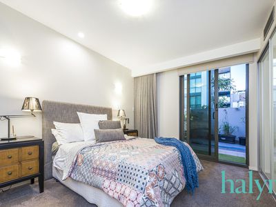 2 / 90 Terrace Road, East Perth