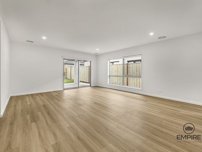 11 Saltcoats Road, Clyde North