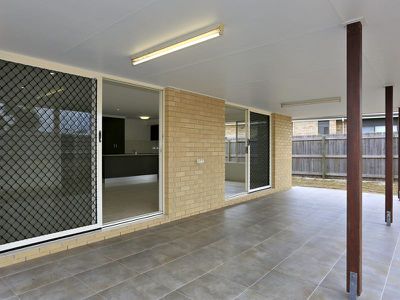 8 Oriole Ct, Woodgate