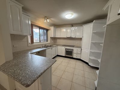 1 / 11 Coorabin Place, Riverwood