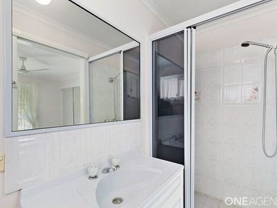 6 Bangalow Court, Kawungan