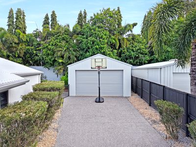 32 Iridescent Drive, Trinity Park