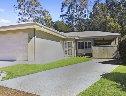 Immaculate home in gated community image 14