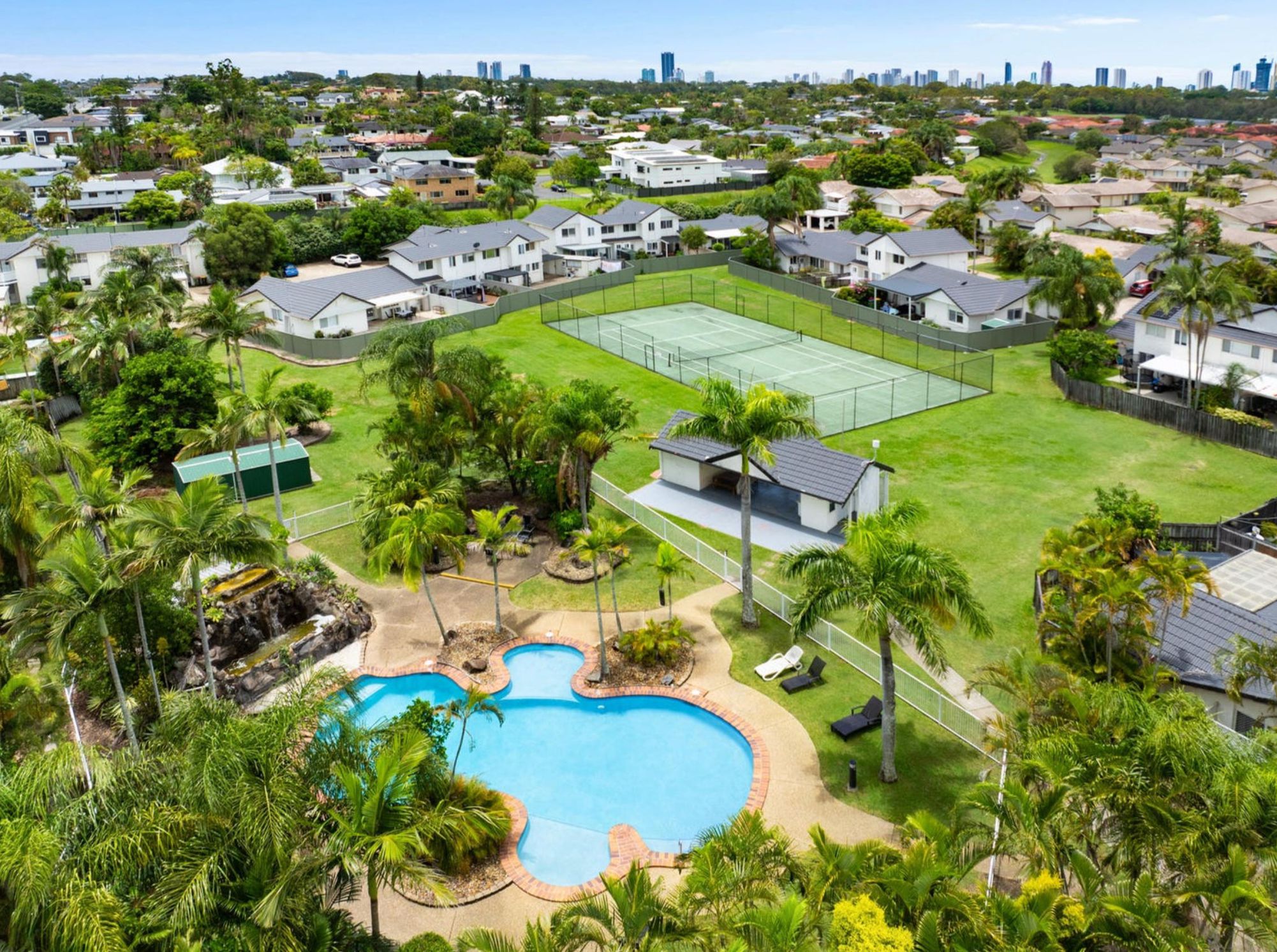 55 / 2 St Kevins Avenue, Benowa