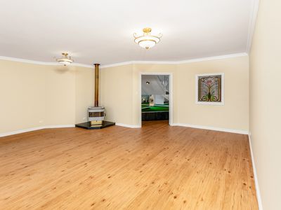 7 Clubb Court, Winthrop